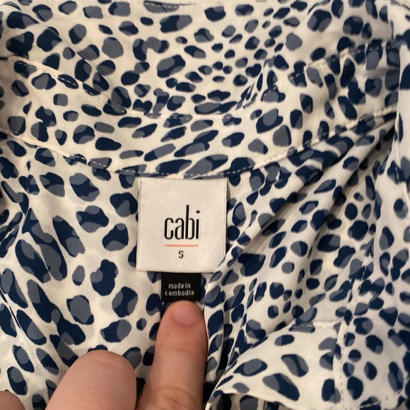 Cabi Blue Patterned Sleeveless Blouse - Picture 3 of 4